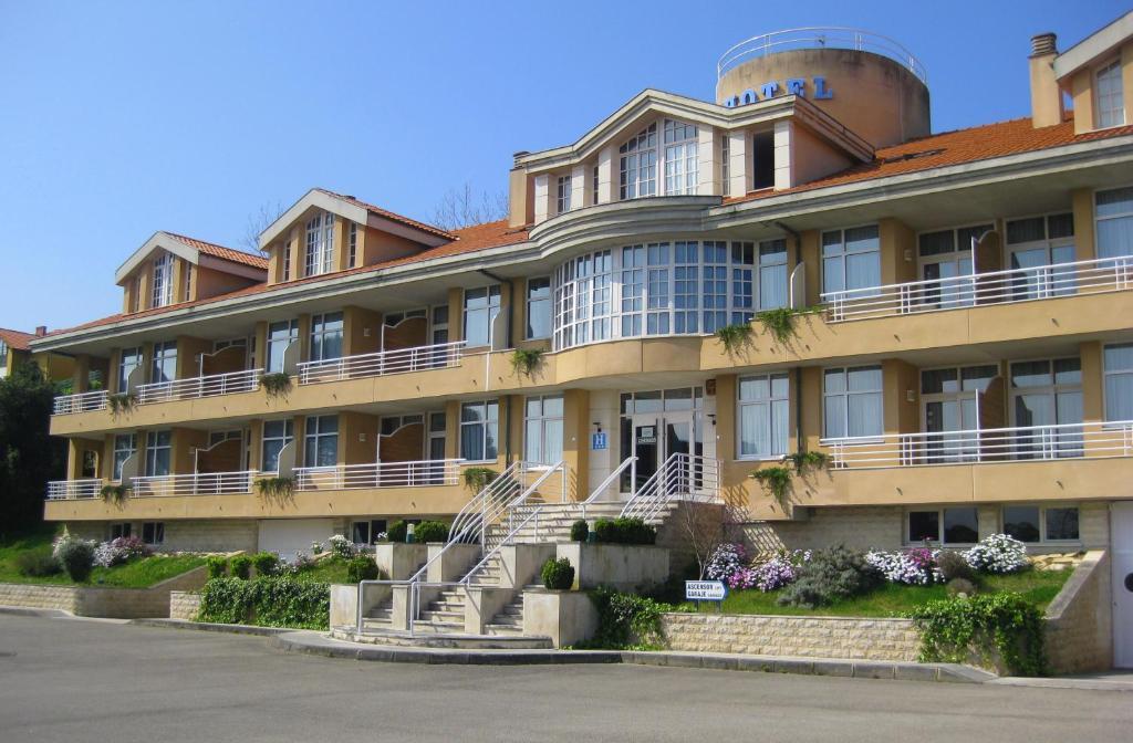 Residencia Miramar Hotel San Vicente De La Barquera Exterior photo